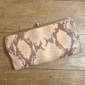 Hobo Lauren Clutch Wallet Snakeskin- Brown and Cream